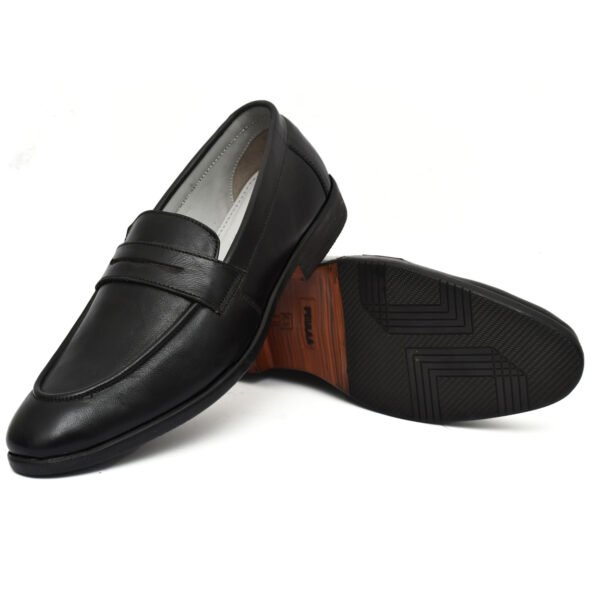 Men’s Black Loafers – Classic Slip-On Shoes for Everyday Style | Pillaa