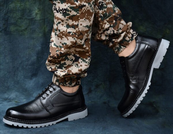 Men’s Safety Shoes – Durable, Anti-Slip & Protective Footwear | Pillaa