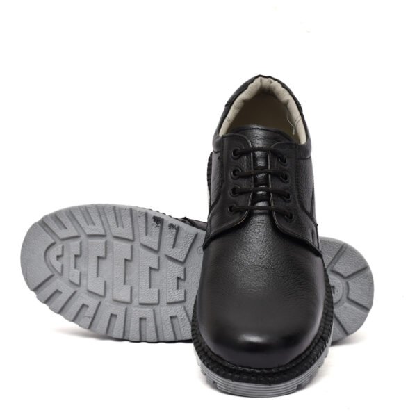 Men’s Safety Shoes – Durable, Anti-Slip & Protective Footwear | Pillaa